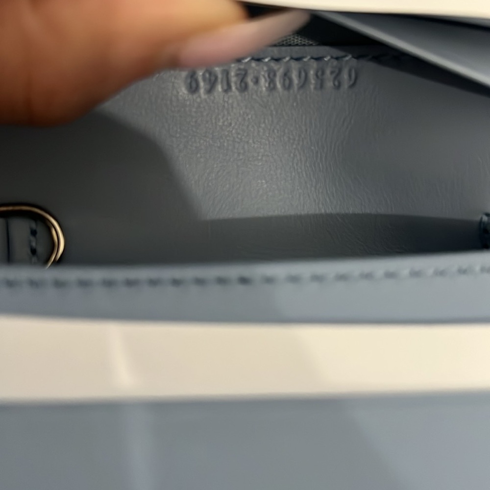 ๐ Gucci Wallet on Chair GG Marmont Mini Light Blue - Picture 6 of 14
